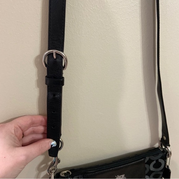 LOWEST Coach Op Art Black/Silver Crossbody Purse - Picture 3 of 6